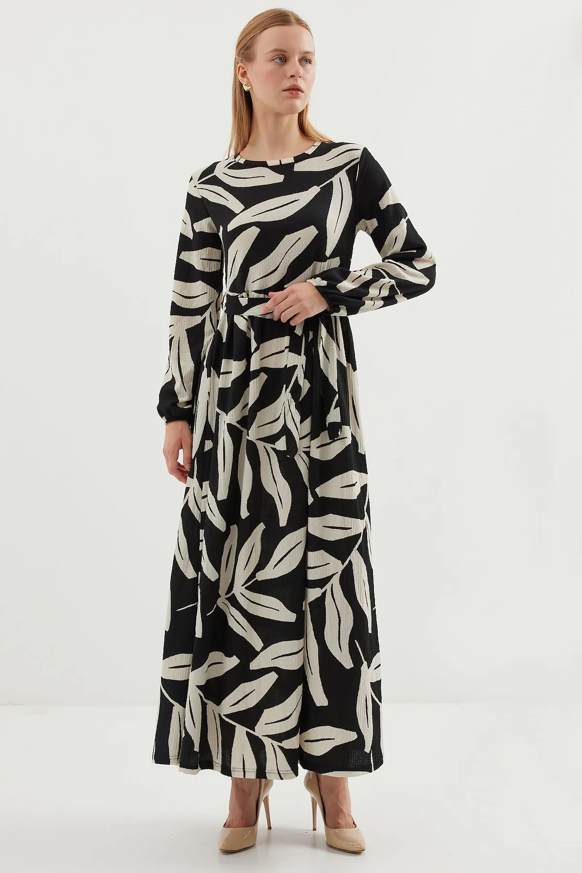 BGD Women Patterned Long Knit Dress - Black - White - Avondale