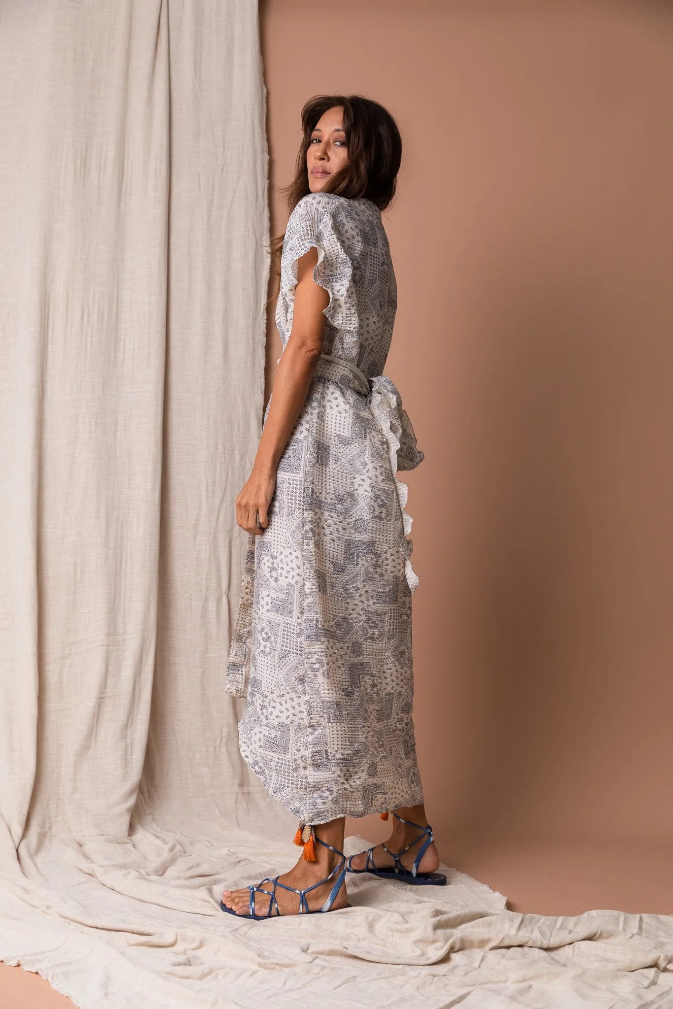 KIMONO LONG IN INDIGO PAISLEY