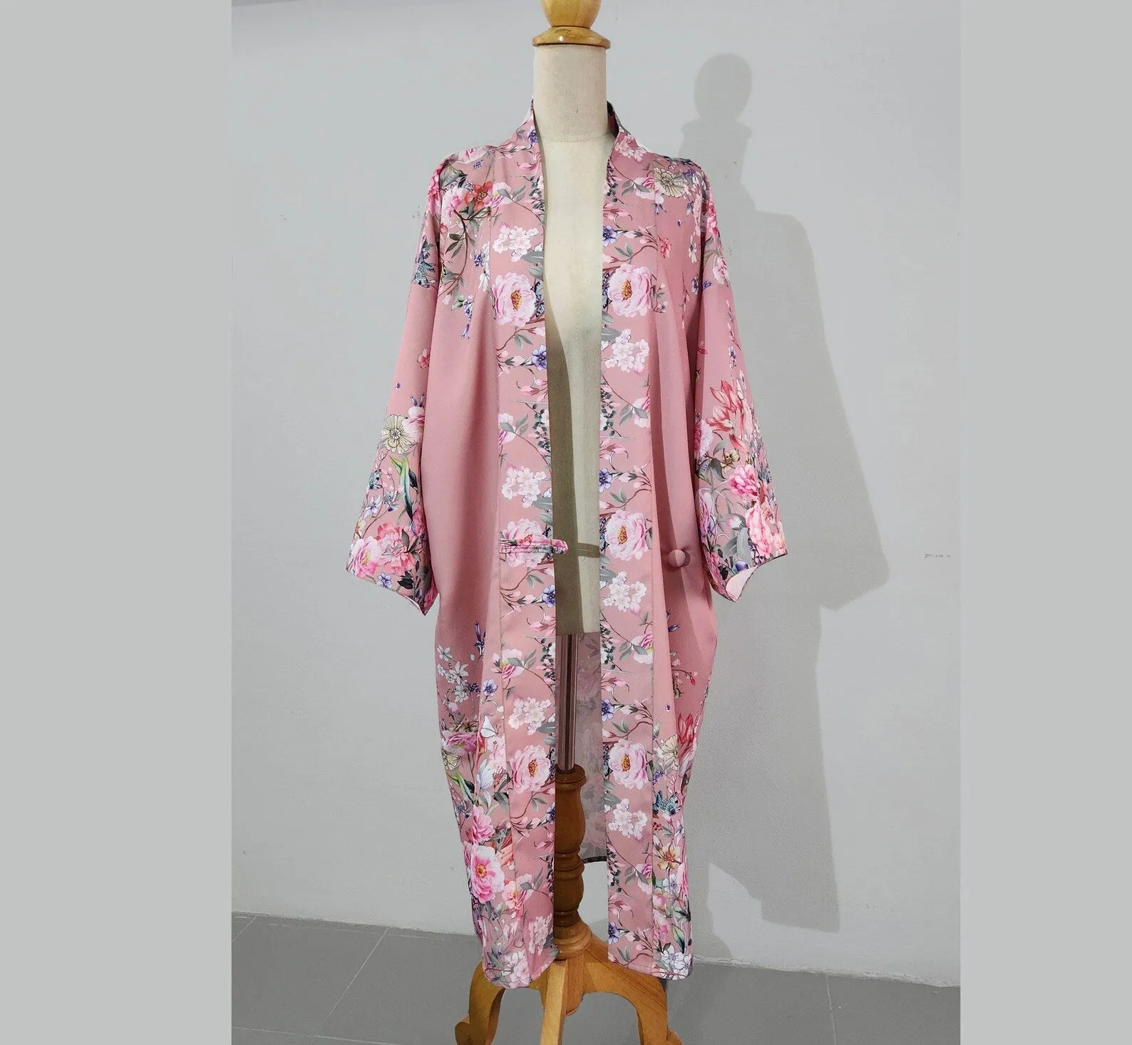 Mauve pink Japanese style and 1920s-inspired loungewear