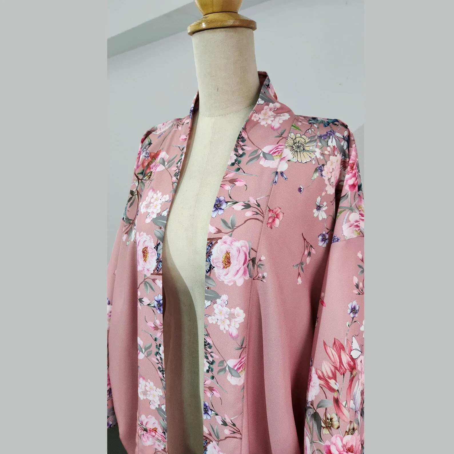 Mauve pink Japanese style and 1920s-inspired loungewear